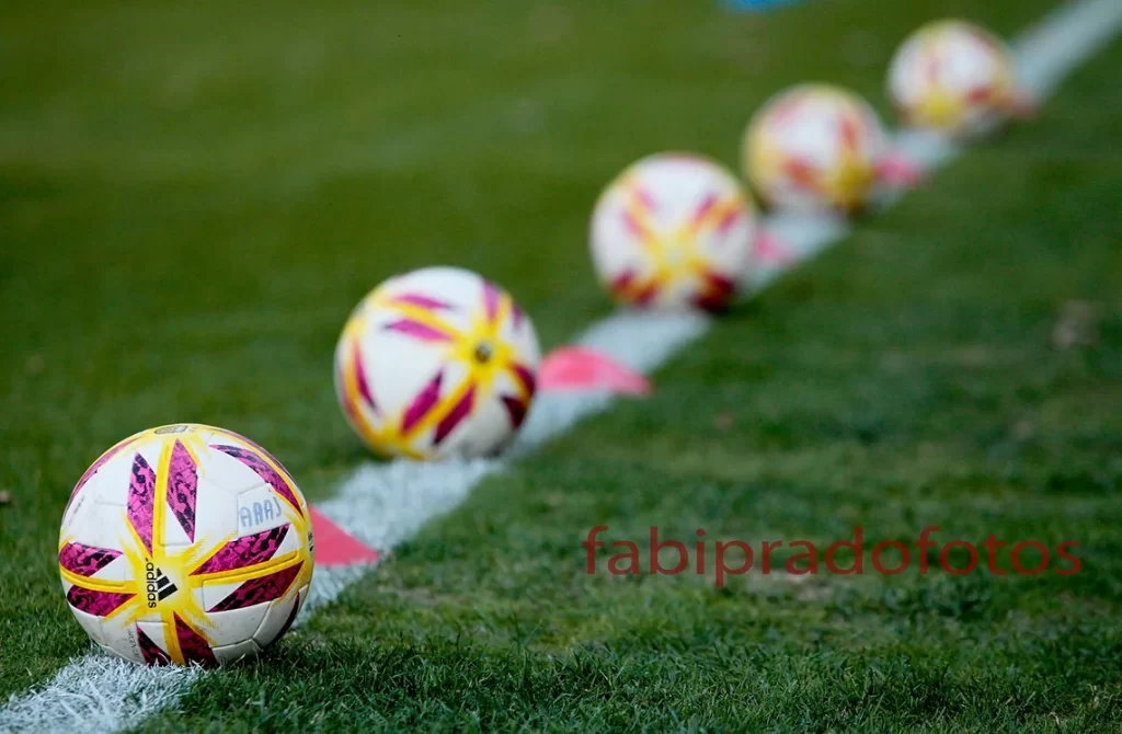 19b069_cd739ea30f6d43c19714aeee08c82d8a~mv2